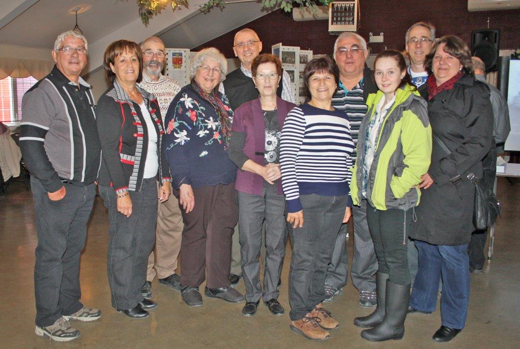 Gilles Messier, Diane Joyal, Ernest Bernier, Yvette et Réal Messier, Michèle Desrosiers, Micheline Bonin, Serge Messier, Caroline et Marcel Messier et Johanne Dulude.