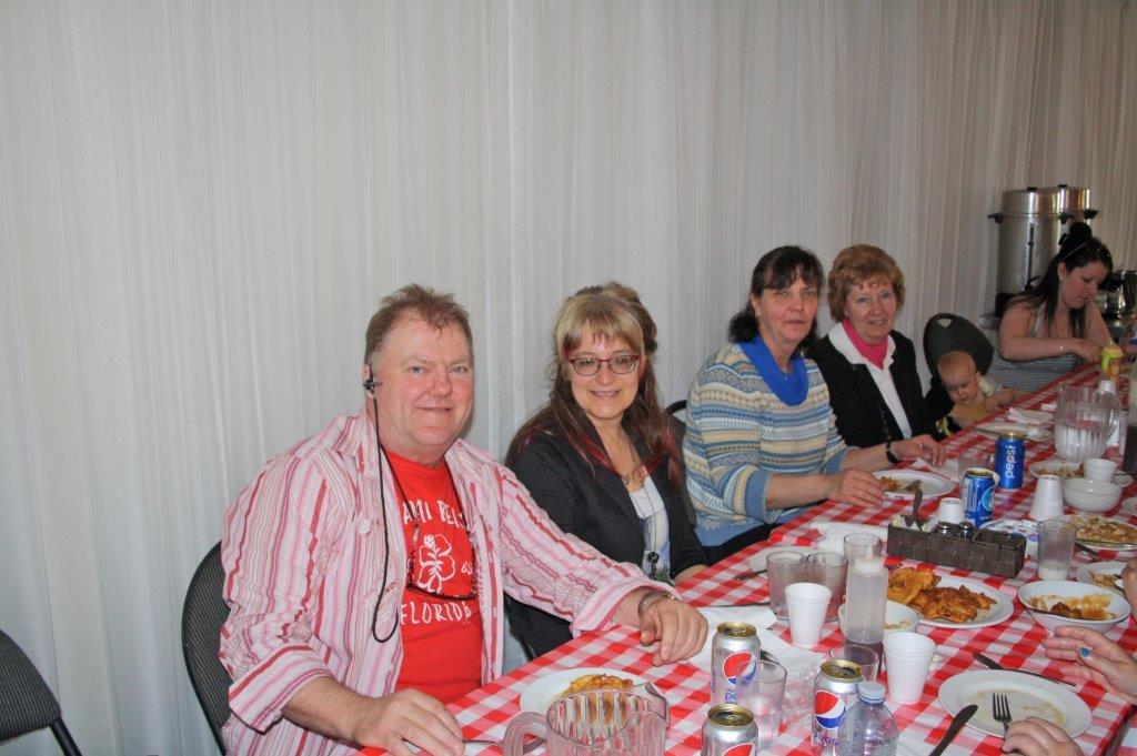 Yvan Messier, Sylvie Viens, Claire Messier, Pauline St-Onge, Alyanor Messier et sa mère Isabelle Marcoux