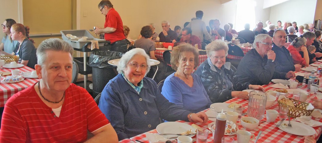 Luc de Grandpré, Yvette Messier Bernier (100), Armelle Lamoureux Sicotte (394), Micheline Bonin, Gilles Messier (132) et Normand Messier