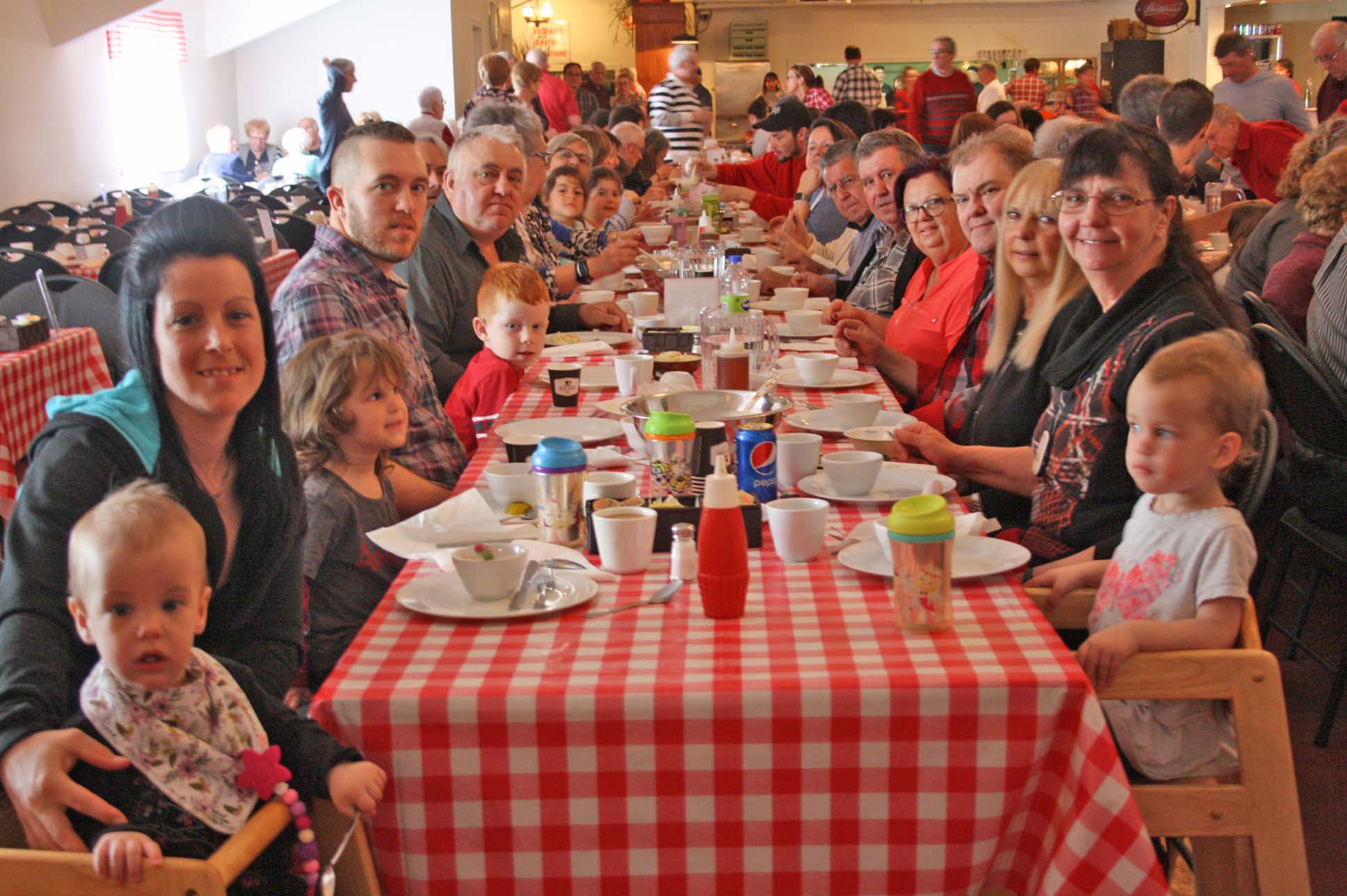 Une partie de la table des membres de la famille de Philippe Messier et d’Alma Montigny
