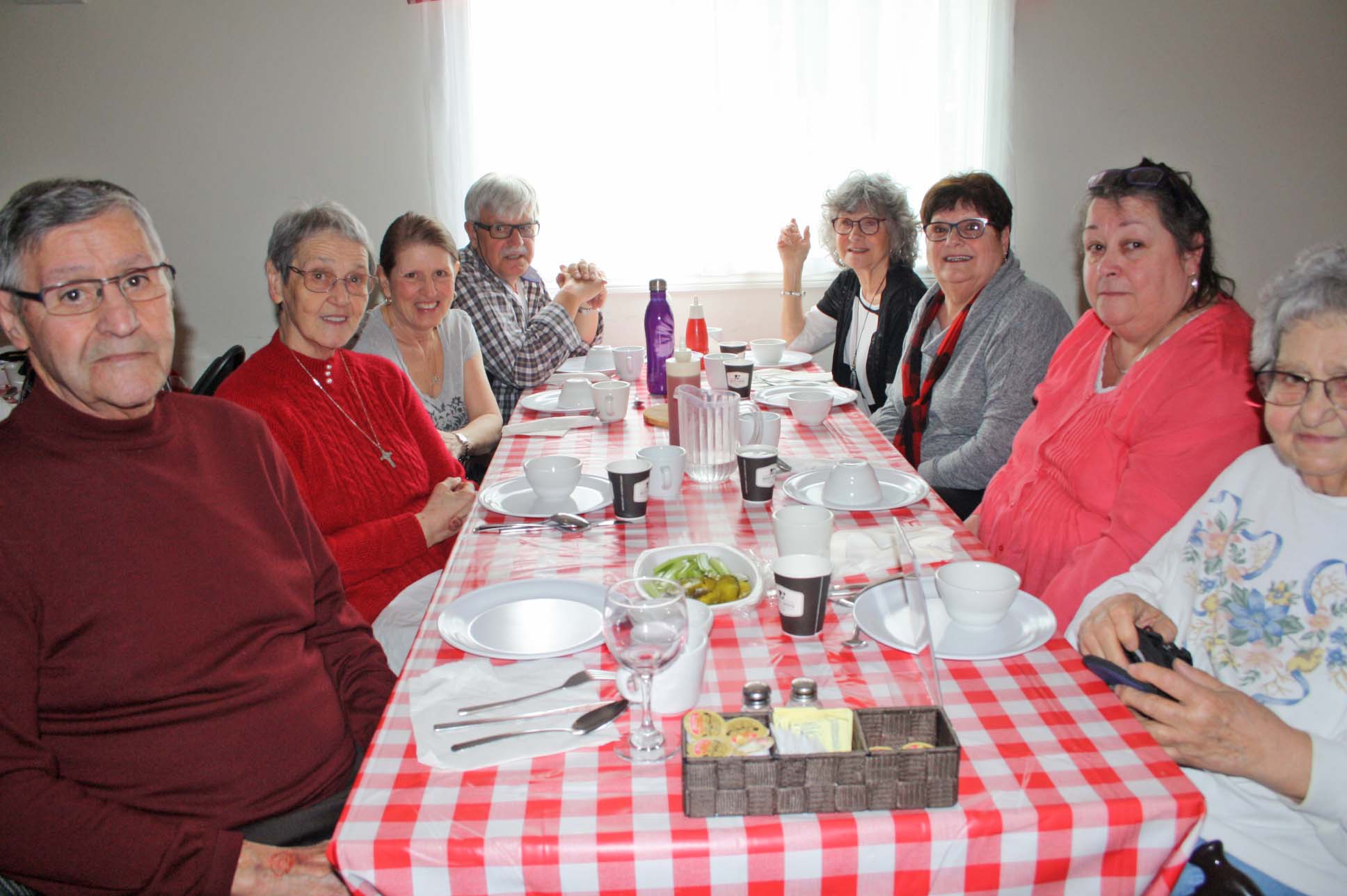 Noël Messier, de Québec, Antonine Messier, la famille de Juliette Messier-Cloutier (Mariette, Alice et Michelle Cloutier et Gilles Couture), Sylvie et Pauline Messier