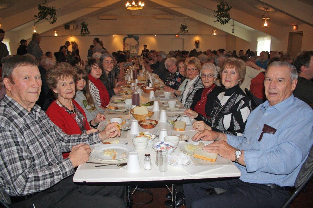 Éva Messier and Ovila Desrosiers' family: Gabriel and Hermina Bibeau, Diane Cartier, Réjeanne Bourque, Hélène and Gilles Desrosiers.