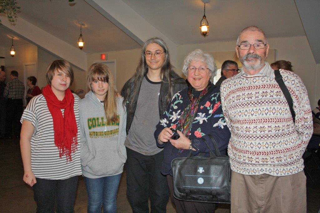 Alyson and Kelyann Gagné, François Bernier, Yvette Messier and Ernest Bernier.