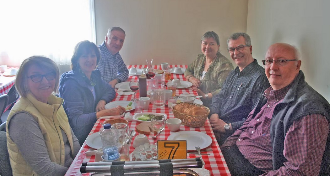 Marie Brais, Claudette Nadeau, Claude Benoit, Lise Cameron, Bruno Maranda and Jacques Benoit.