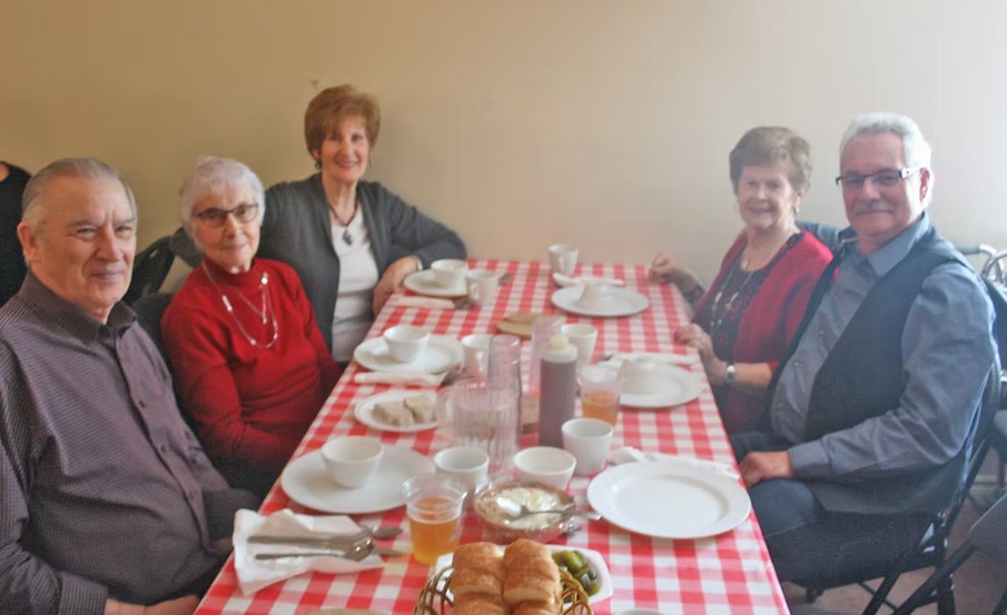 Gilles Desrosiers, Réjanne Bourque, Hélène Desrosiers, Hermina Bibeau Desrosiers (407), PIerre Desrosiers.